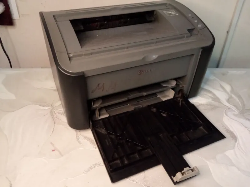 2ta Printer sotiladi Canon 2