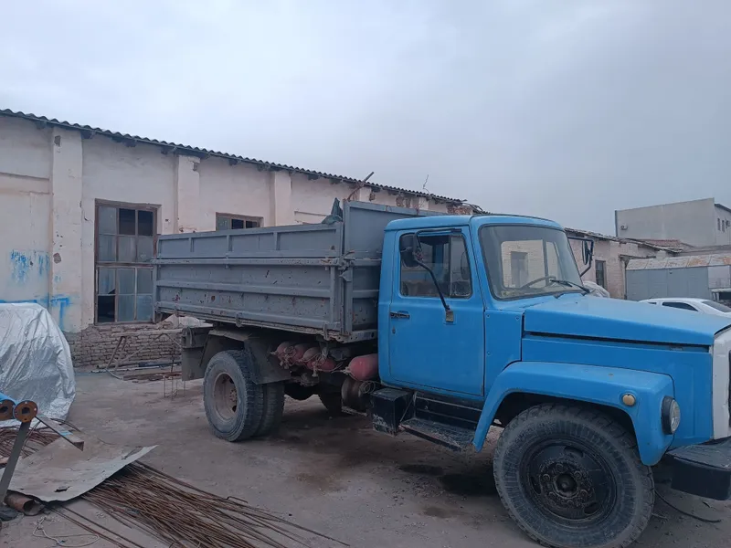 Gaz 53,xolati yaxshi yurib turgan texnika Gaz 53,xolati yaxshi yurib turgan texnika