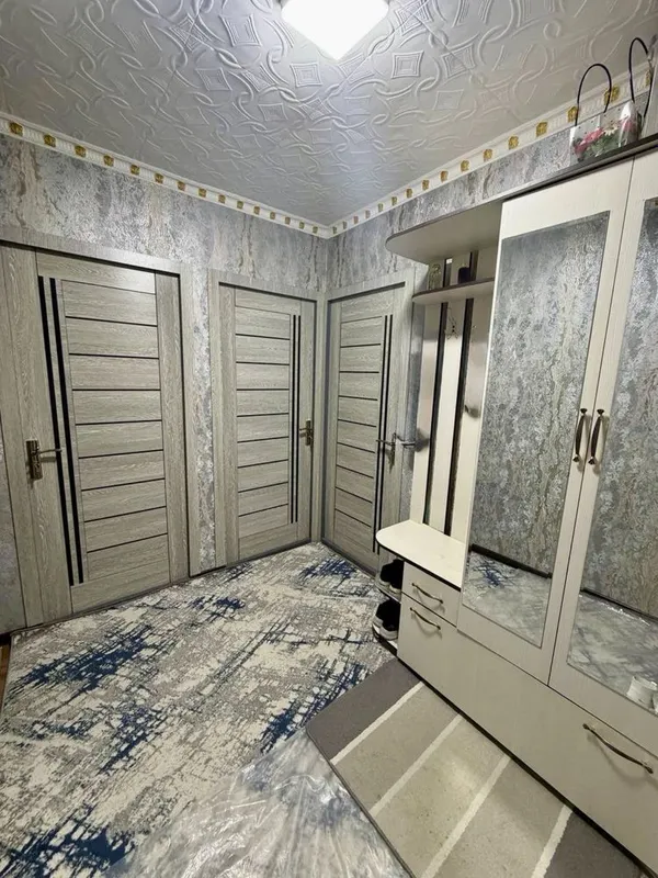 Продаётся 3 ком в 8 микрорайоне — фото 2