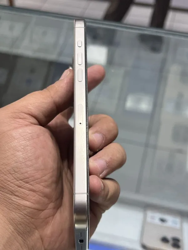 Iphone 15 pro max — фото 3