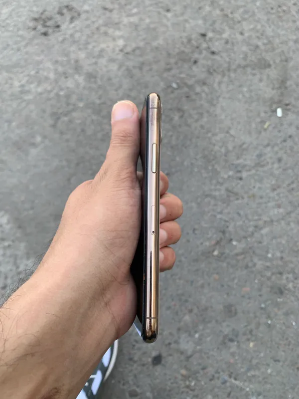 Iphone 11pro gold