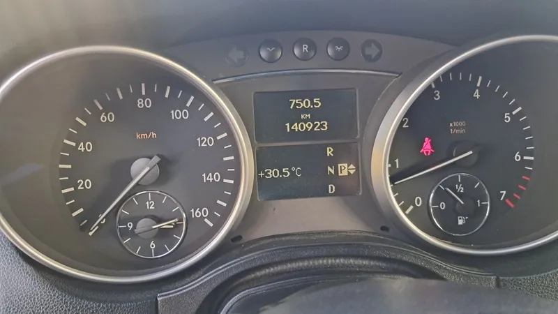 Mercedes Benz ML 350 8 Mercedes Benz ML 350 8
