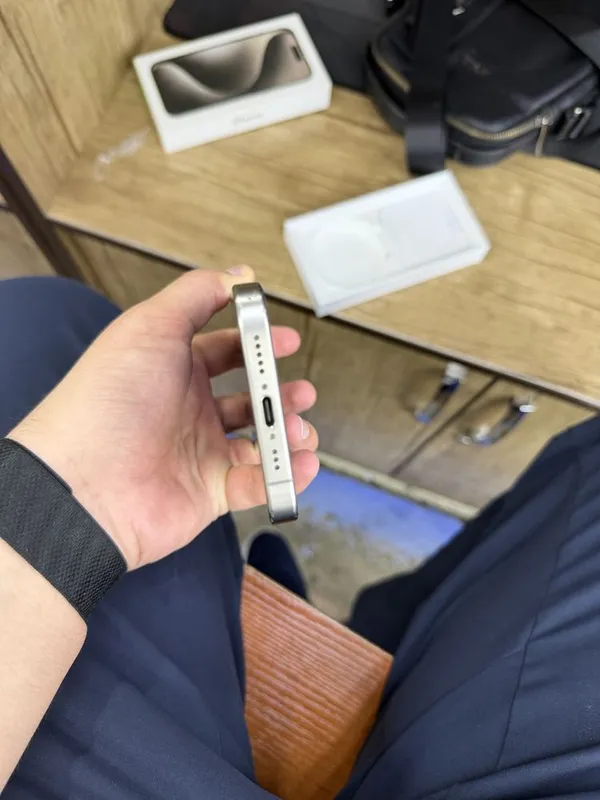 iPhone 15 Pro 128gb 5