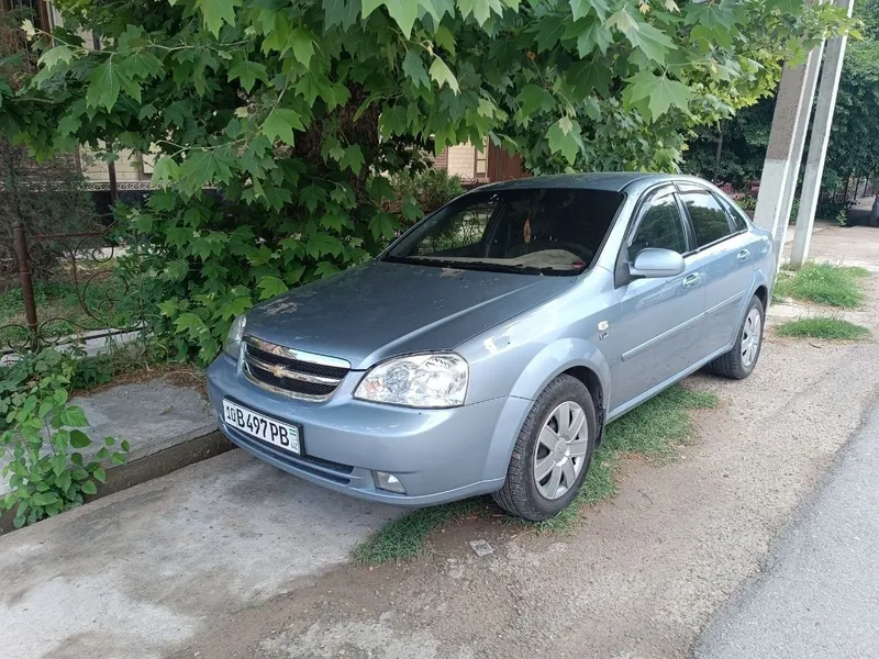 Автомашина LACETTI 2011 сотилади