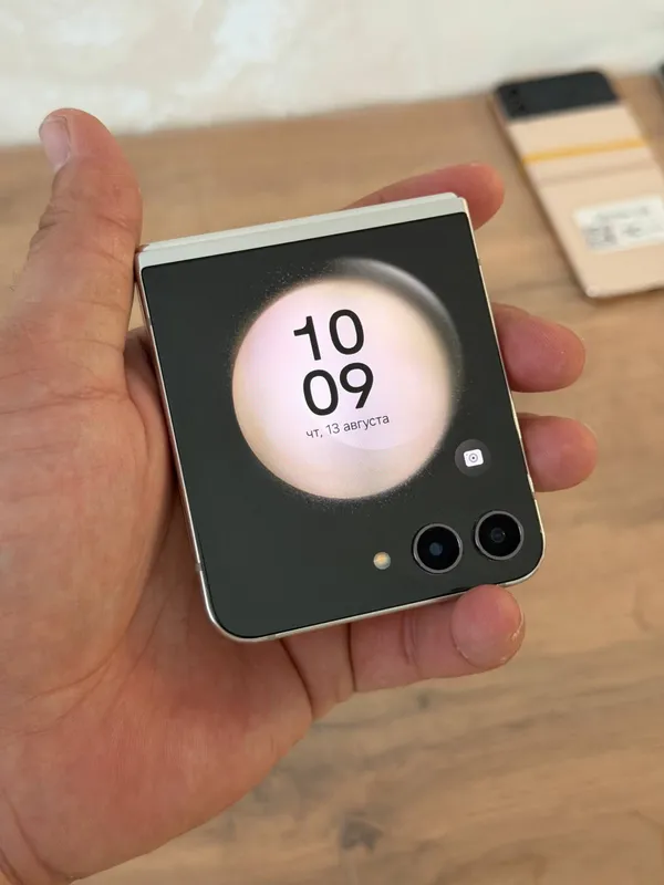 Samsung Z Flip 5G, 256 ГБ, 8 ГБ, SIM/eSIM, идеальное состояние 2 Samsung Z Flip 5G, 256 ГБ, 8 ГБ, SIM/eSIM, идеальное состояние 2