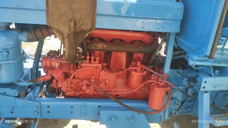 Traktor T28 pagruzchik 2