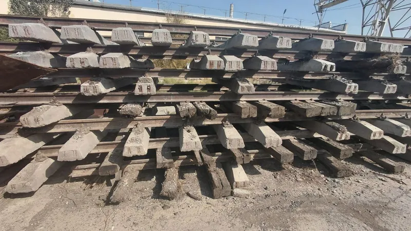 Temir yol Rels sotiladi 43 50 65 lik — фото 2
