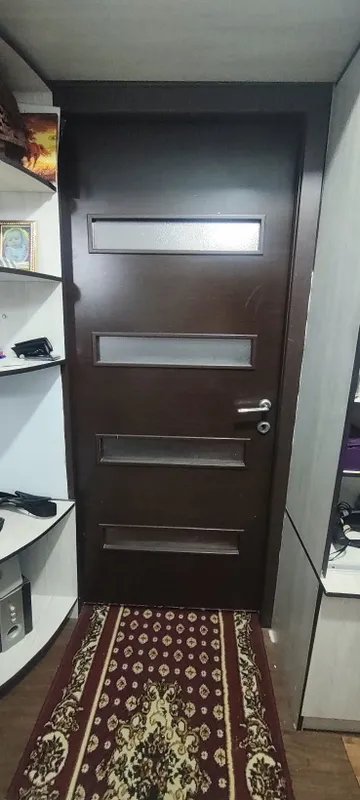 Eshik sotiladi holati yaxshi 2 Eshik sotiladi holati yaxshi 2