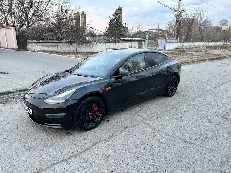 Tesla model 3 long range 2021