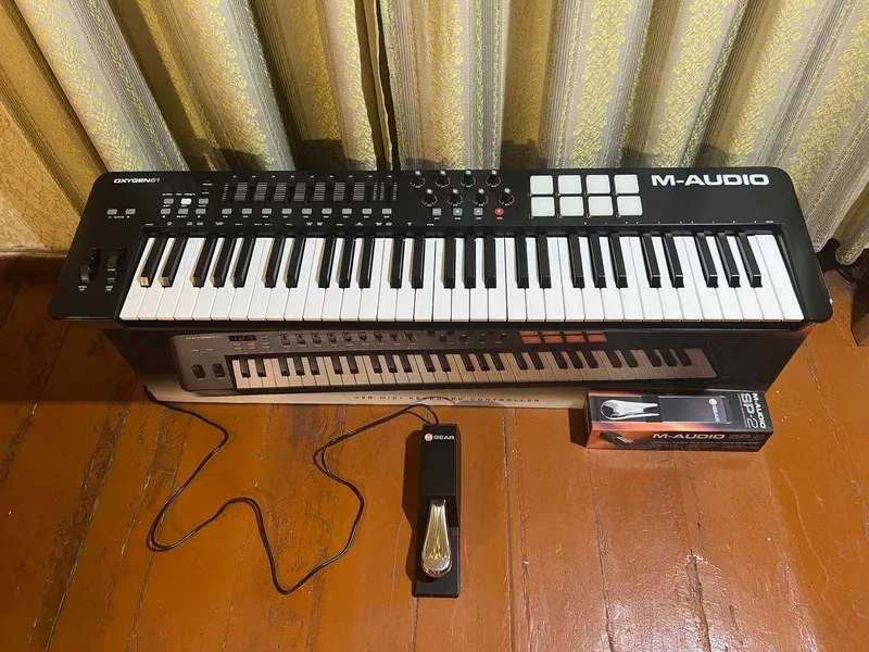 MIDI-клавиатура M-Audio Oxygen 61 + педаль M-Audio SP-2 в подарок! — фото 2