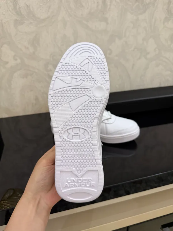 Кроссовки оригинальные Under Armour 2