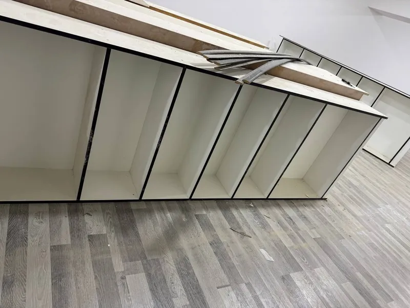 Продаются полки шкафы для магазина. — фото 1