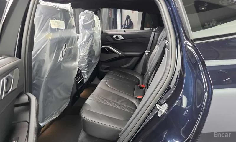 BMW X6 xDrive40i M Sport 9 BMW X6 xDrive40i M Sport 9