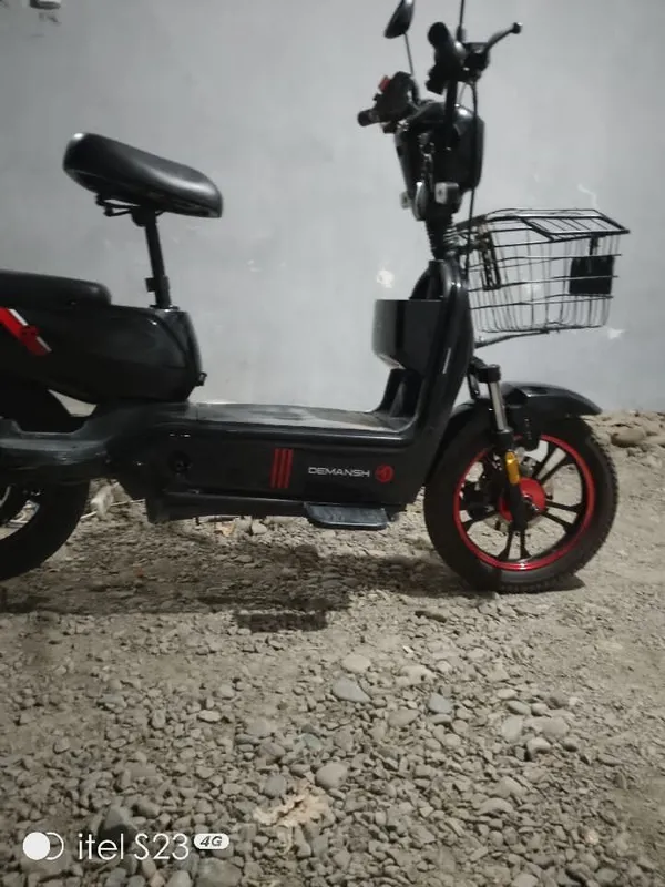 Skuter sotiladi holati yangidak. Pul zarur 3