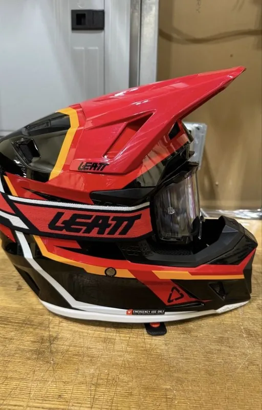 Leatt 7.5 Kit enduro shlemi, M o‘lcham 1 Leatt 7.5 Kit enduro shlemi, M o‘lcham 1