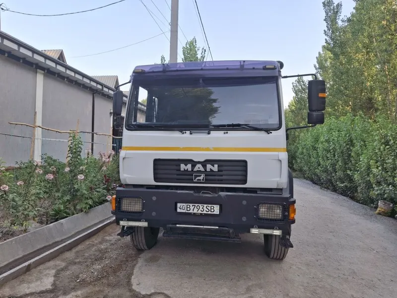 Ман самосвал индийский