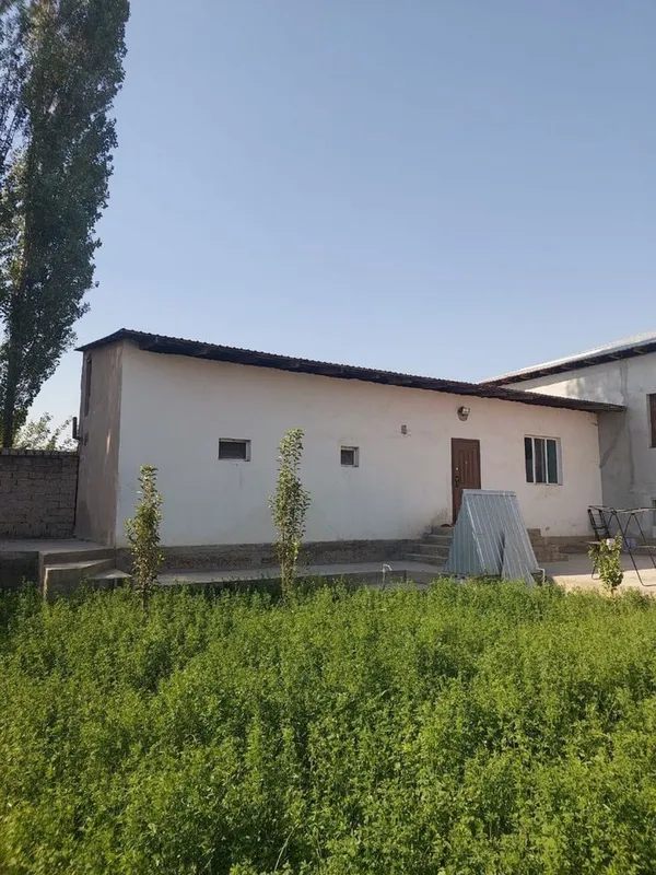 Srochno Nurafshonda 2 qavatli hovli joy sotiladi. 2 Srochno Nurafshonda 2 qavatli hovli joy sotiladi. 2