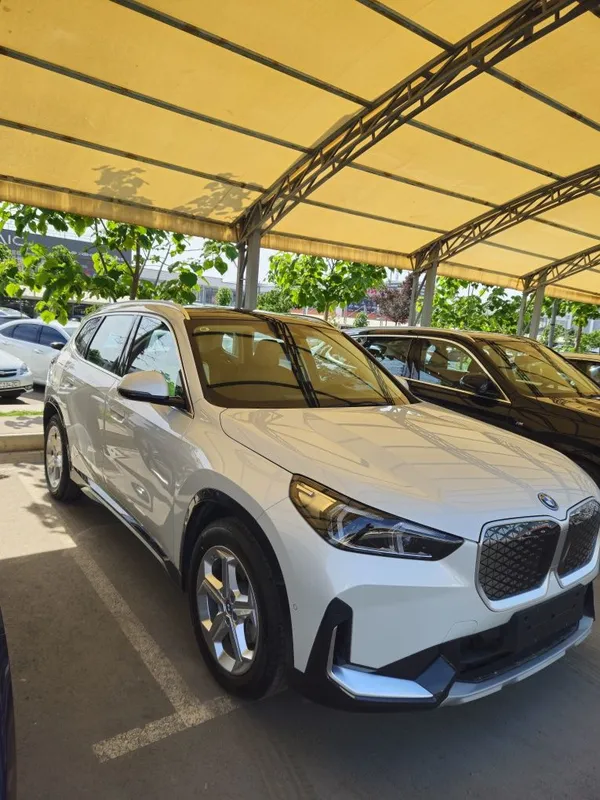 Bmw ix1 25L ev 510km — фото 1