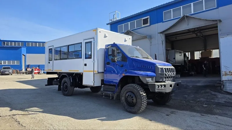 Продам Урал вездеход вахтовая с кондиционером !!