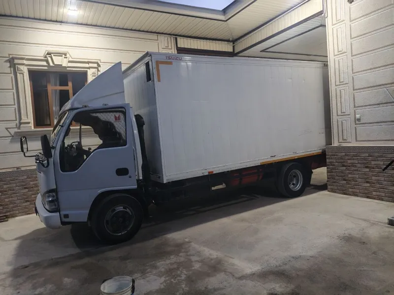 Isuzu сотилади 2015 йил холати аьло 2 Isuzu сотилади 2015 йил холати аьло 2