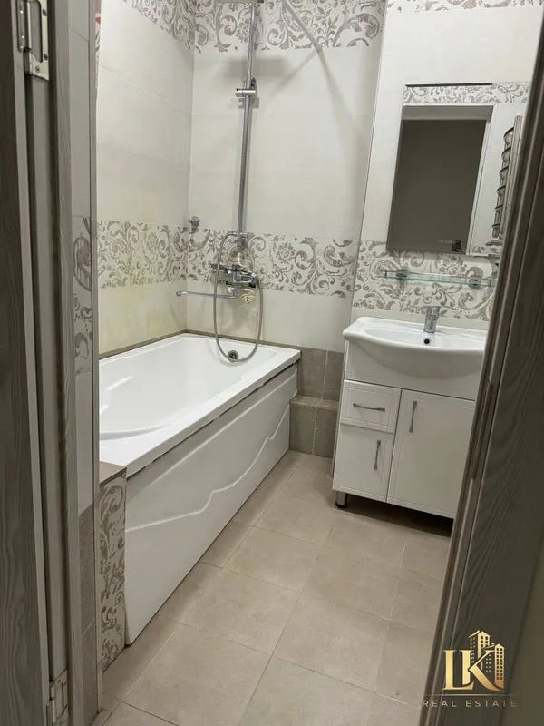 Продаётся 3-комнатная квартира (французская планировка), 92 м², 2/4, Яккасарайский район 6