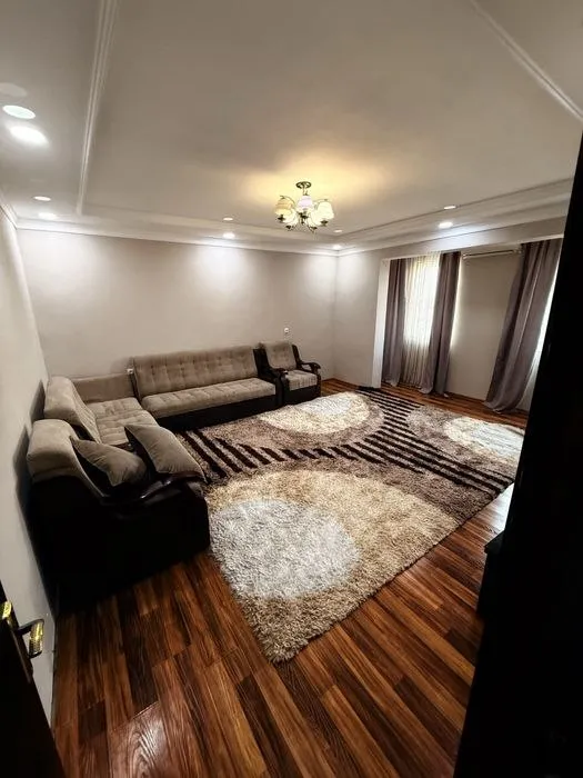2-комн квартира, 61м², Юнусабад 8 (метро Юнусабад)