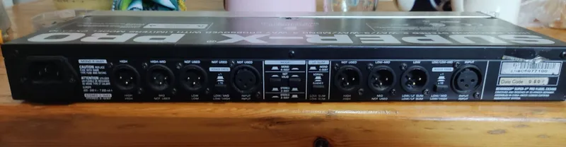 BEHRINGER Аудио кроссовер — фото 1