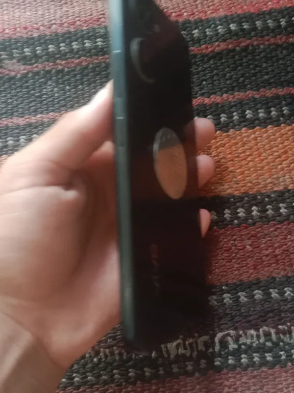 arzon telefon sotaman aybi ekrani singan va paroli esidan chiqqan — фото 1
