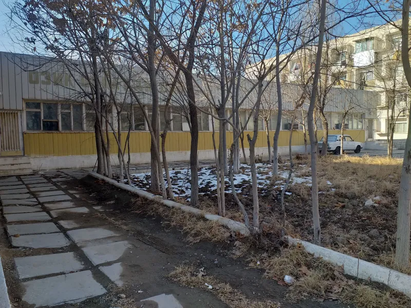 Навоий шахридан нотурар бино сотилади, Навоий куч. 3 Навоий шахридан нотурар бино сотилади, Навоий куч. 3