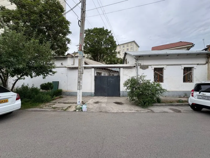 Продвется дом, по цене земли
