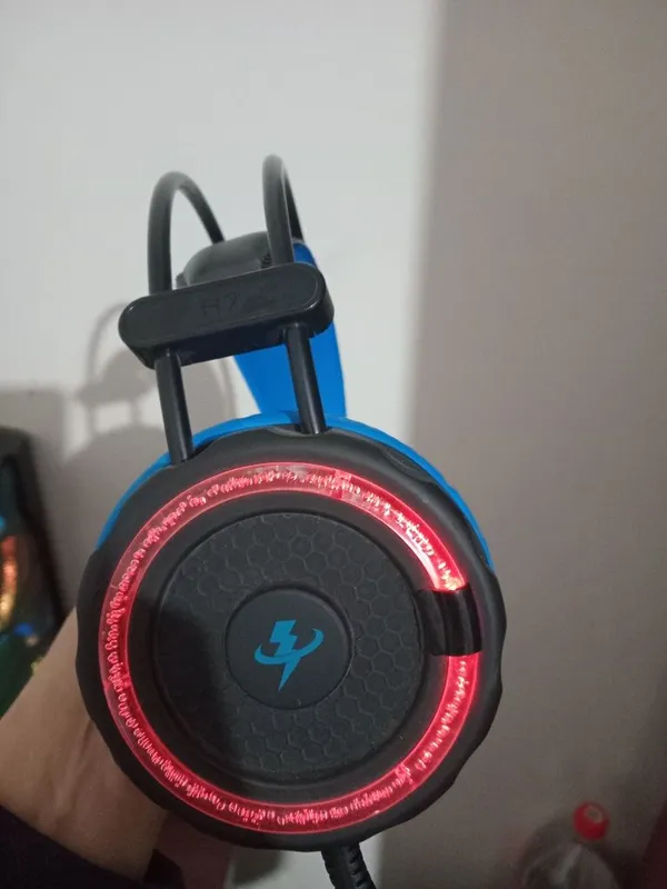 RGB usb naushnik sotiladi 2 RGB usb naushnik sotiladi 2