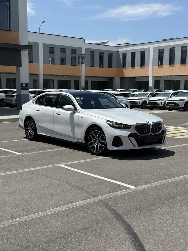 Bmw i5 35L 2024-Yil 15.700 yurgan +dop option 360kamera Harman Kardon 2 Bmw i5 35L 2024-Yil 15.700 yurgan +dop option 360kamera Harman Kardon 2
