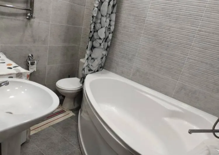 Kvartira ijarasi, 3 xonali, 78 m², 5/7 qavat, «Karasaray» JK 7