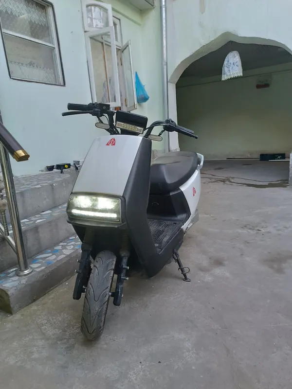 продаю электро скутер срочно