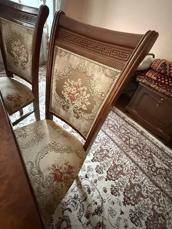 Mehmonxona uchun stol va stullar, 6 ta stul 3