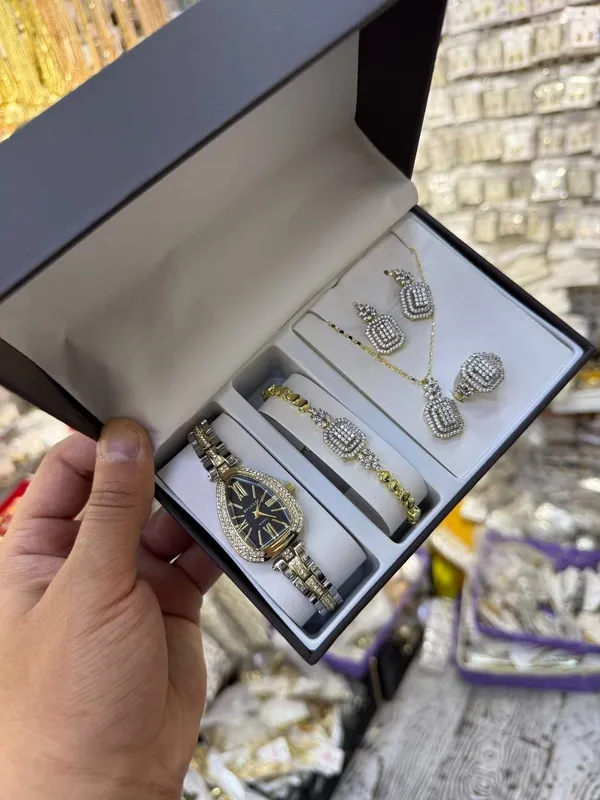 Komplekt (nabor) Komplekt (nabor)