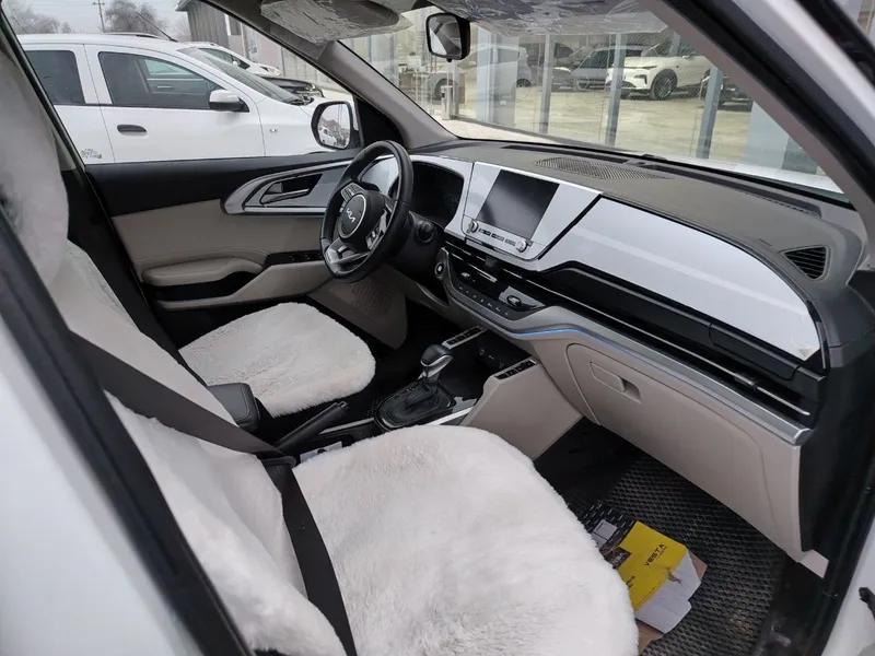 Kia Carens 2024 prabeg 28.000 — фото 3