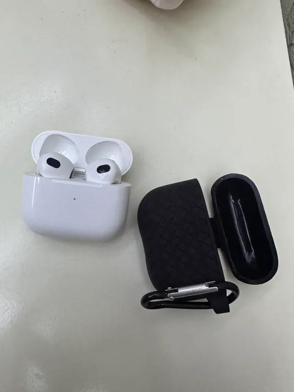 Продаются Apple AirPods 3