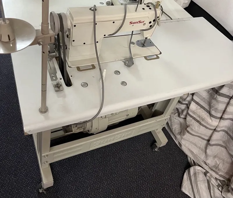 Tikuv mashinalari va overlock, ishlatilgan 2 Tikuv mashinalari va overlock, ishlatilgan 2