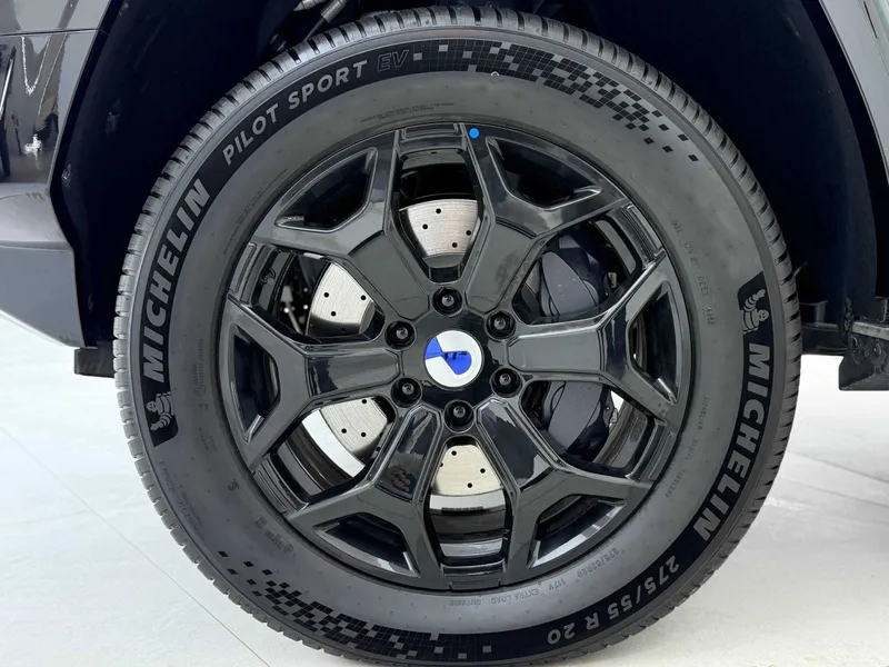 DENZA B8 Astana motors denza sergeli 3 DENZA B8 Astana motors denza sergeli 3