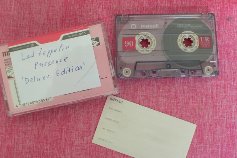 Maxell UR 90 — tozalovchi boshlang‘ich qismga ega sifatli audiokassetalar 3 Maxell UR 90 — tozalovchi boshlang‘ich qismga ega sifatli audiokassetalar 3