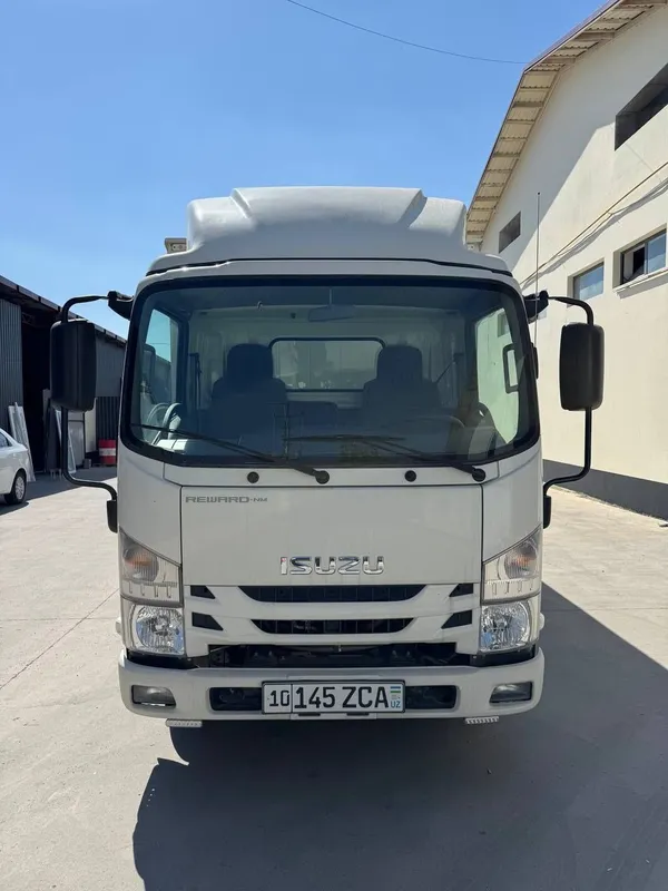 Isuzi NMR77H comfort 1