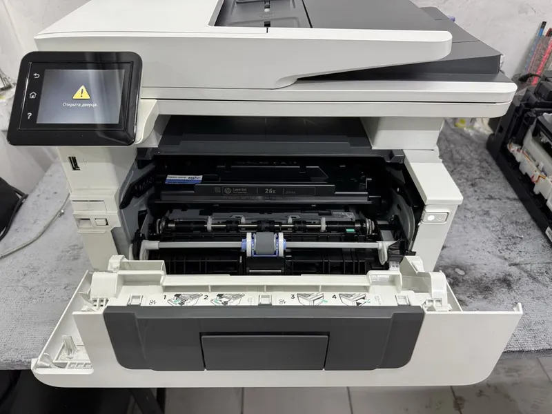 HP LaserJet Pro MFP M426fdn — фото 2