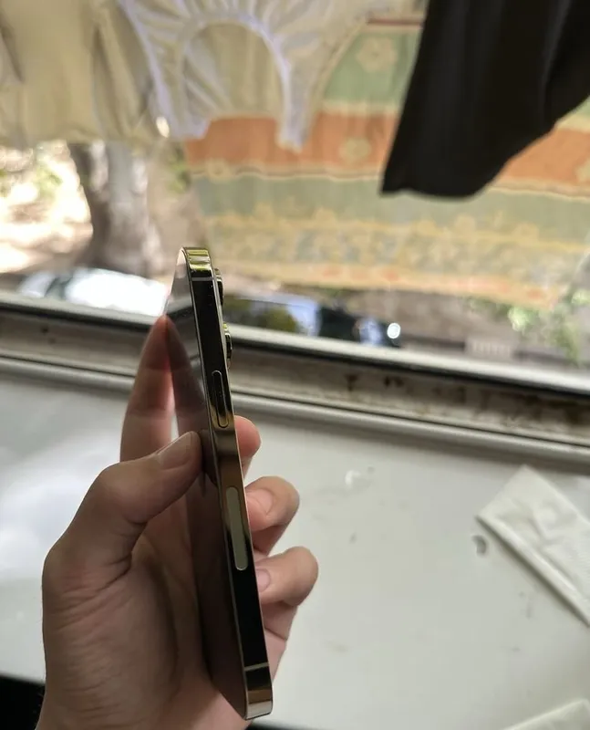 iPhone 14 Pro золотой 2 iPhone 14 Pro золотой 2