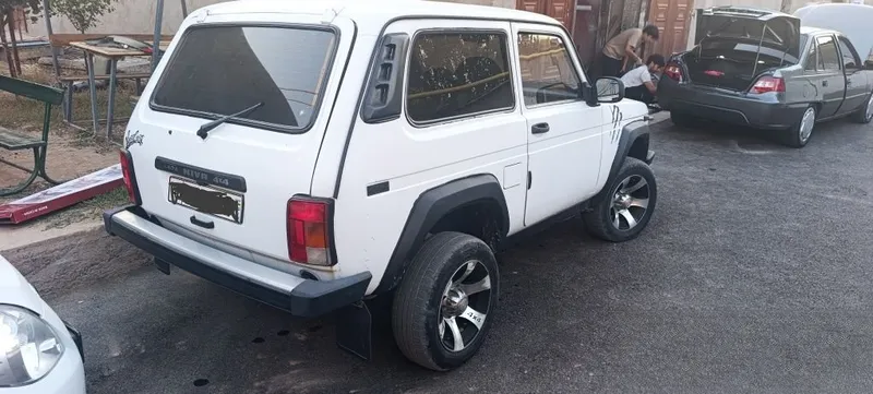 Niva 1985 yilgi 1.800 $ 3 Niva 1985 yilgi 1.800 $ 3
