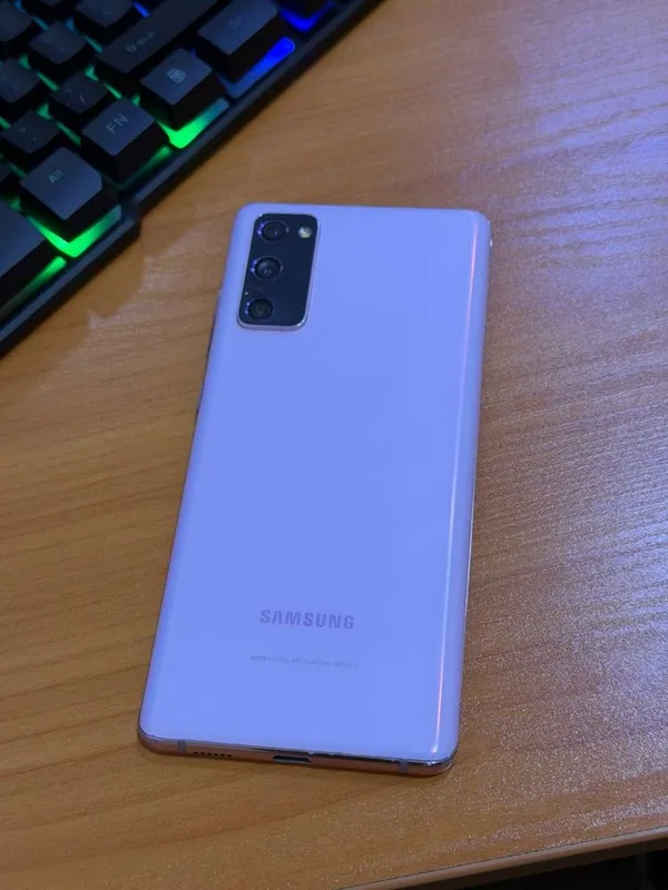 Samsung s21fe 128/8 2 Samsung s21fe 128/8 2