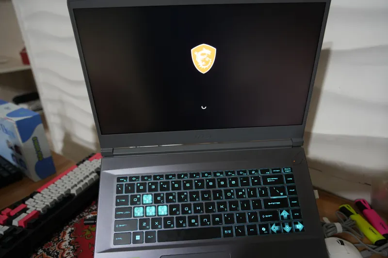 MSI Thin 15 sotiladi 16/512 gb RTX 4050 6gb — фото 1