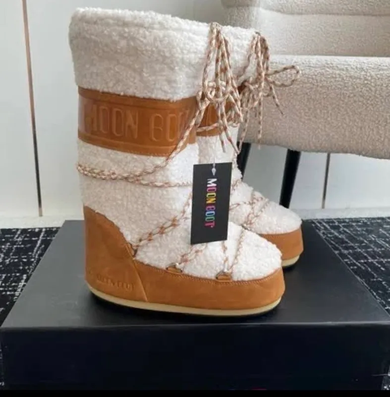 Moon boot