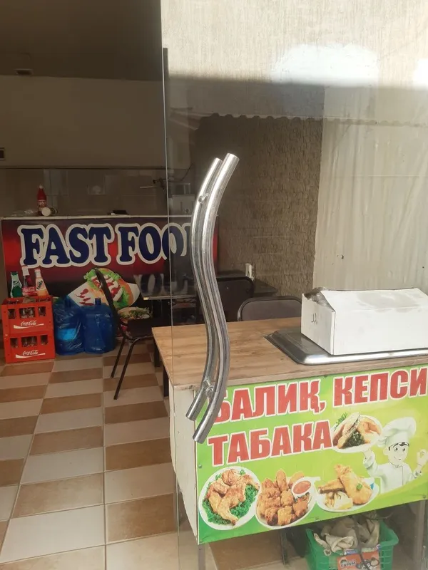 Kafe barcha jixozlari bilan 50 50 ishlatiladi — фото 1