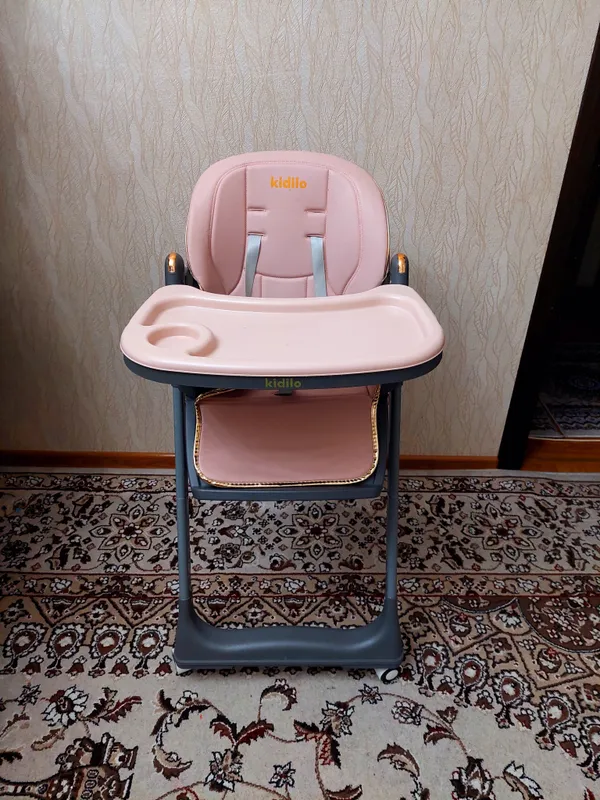 стульчик для кормления малыша  фирмы Kidilo